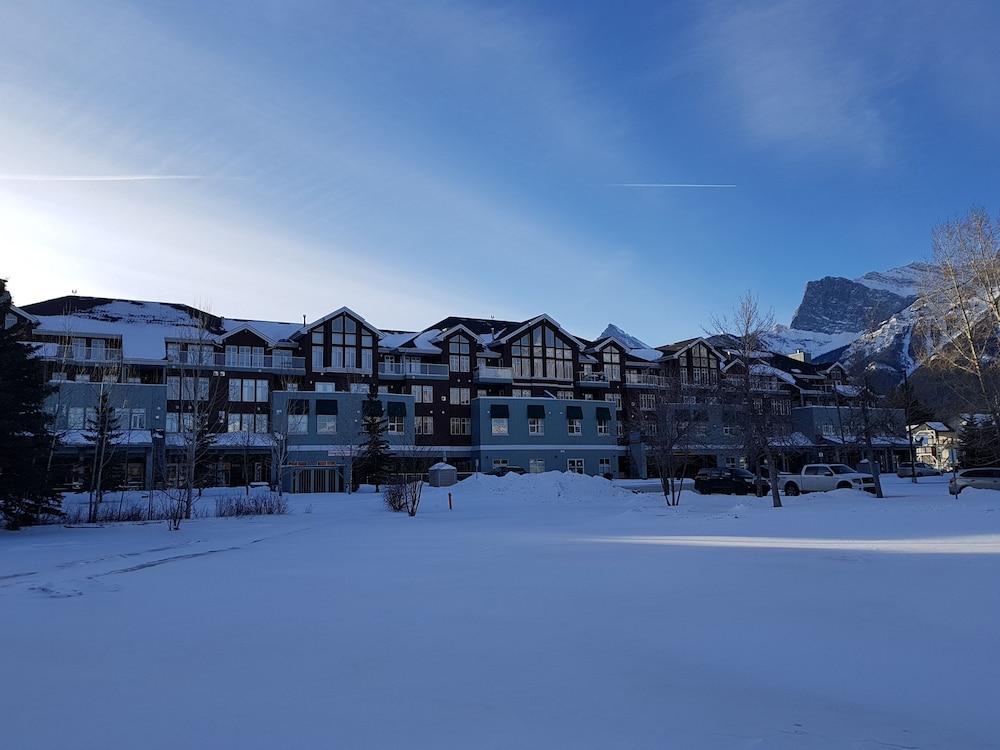 Sunset Resorts Canmore And Spa Zewnętrze zdjęcie