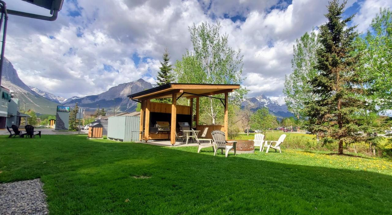 Sunset Resorts Canmore And Spa Zewnętrze zdjęcie