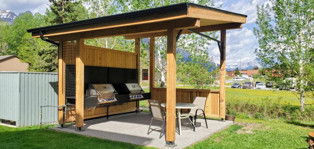 Sunset Resorts Canmore And Spa Zewnętrze zdjęcie