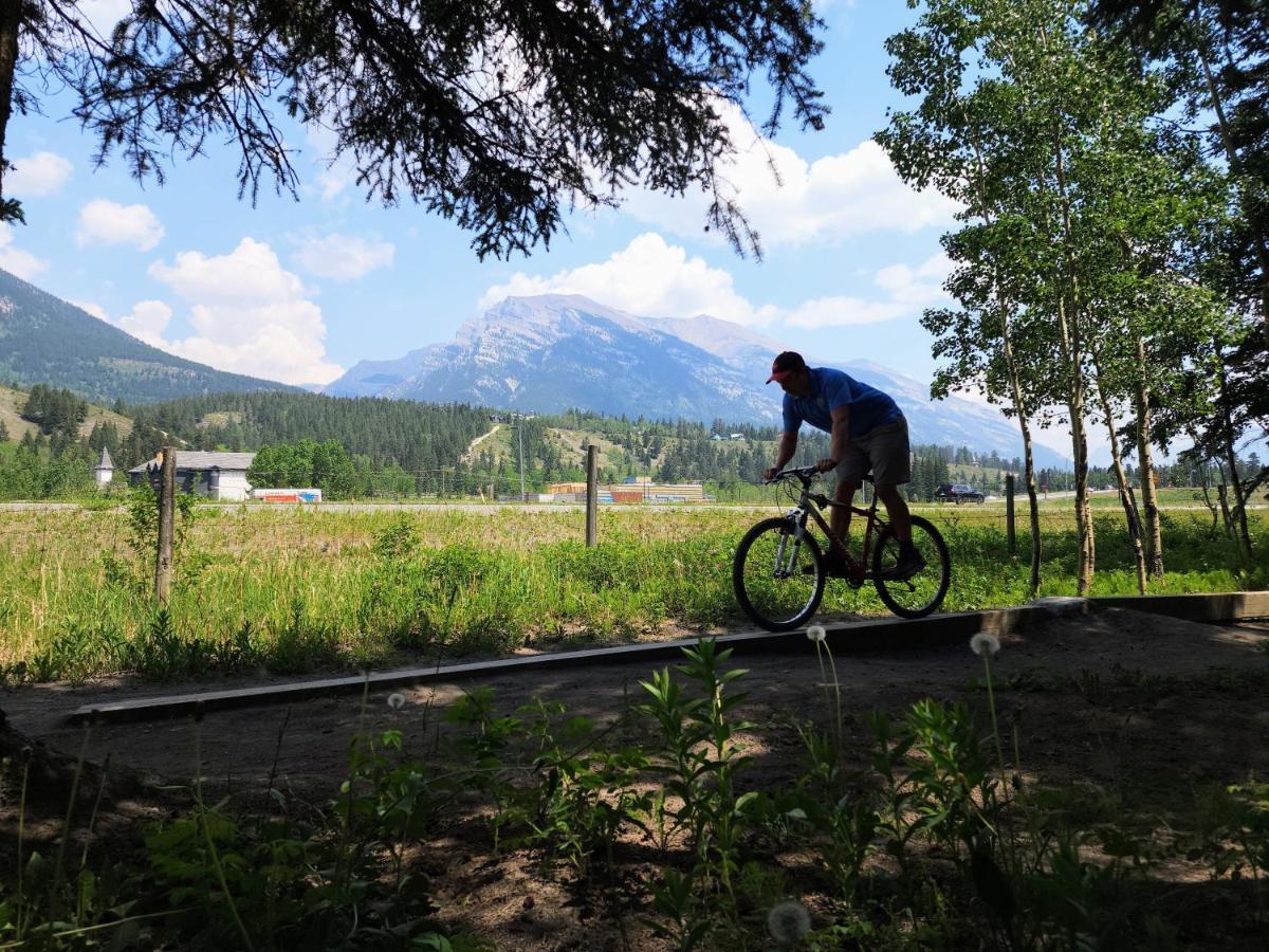Sunset Resorts Canmore And Spa Zewnętrze zdjęcie
