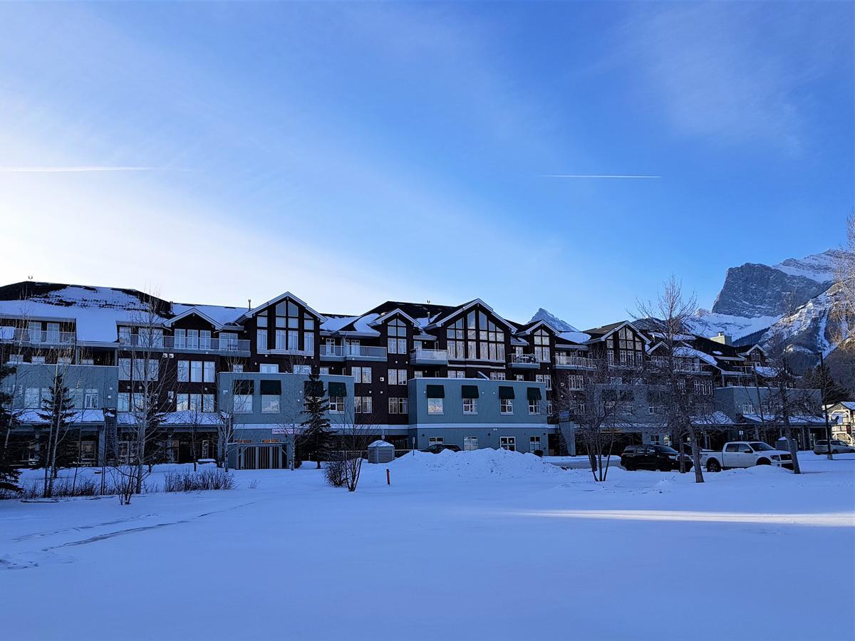 Sunset Resorts Canmore And Spa Zewnętrze zdjęcie