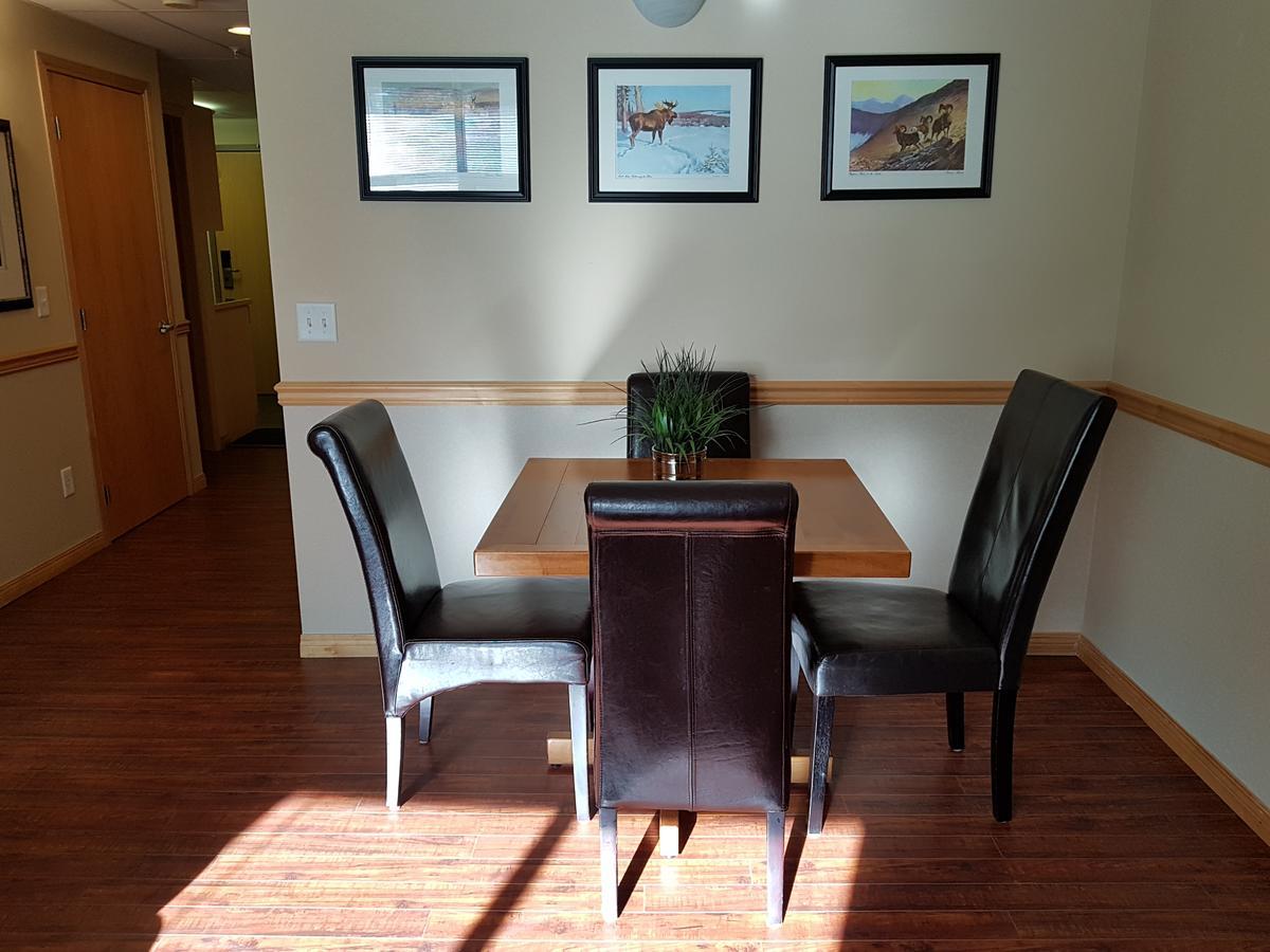 Sunset Resorts Canmore And Spa Zewnętrze zdjęcie